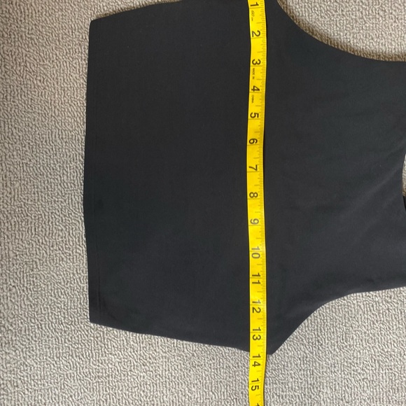 Athleta Black Crop Tank Top- Breathable Lightweight Quick Drying Yoga Gym - Picture 3 of 4